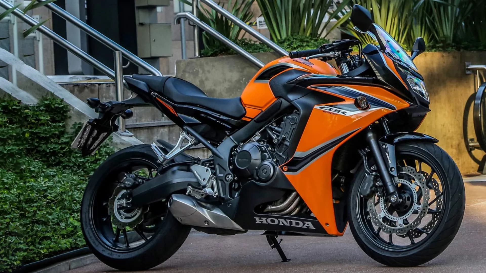 HONDA CBR 650F