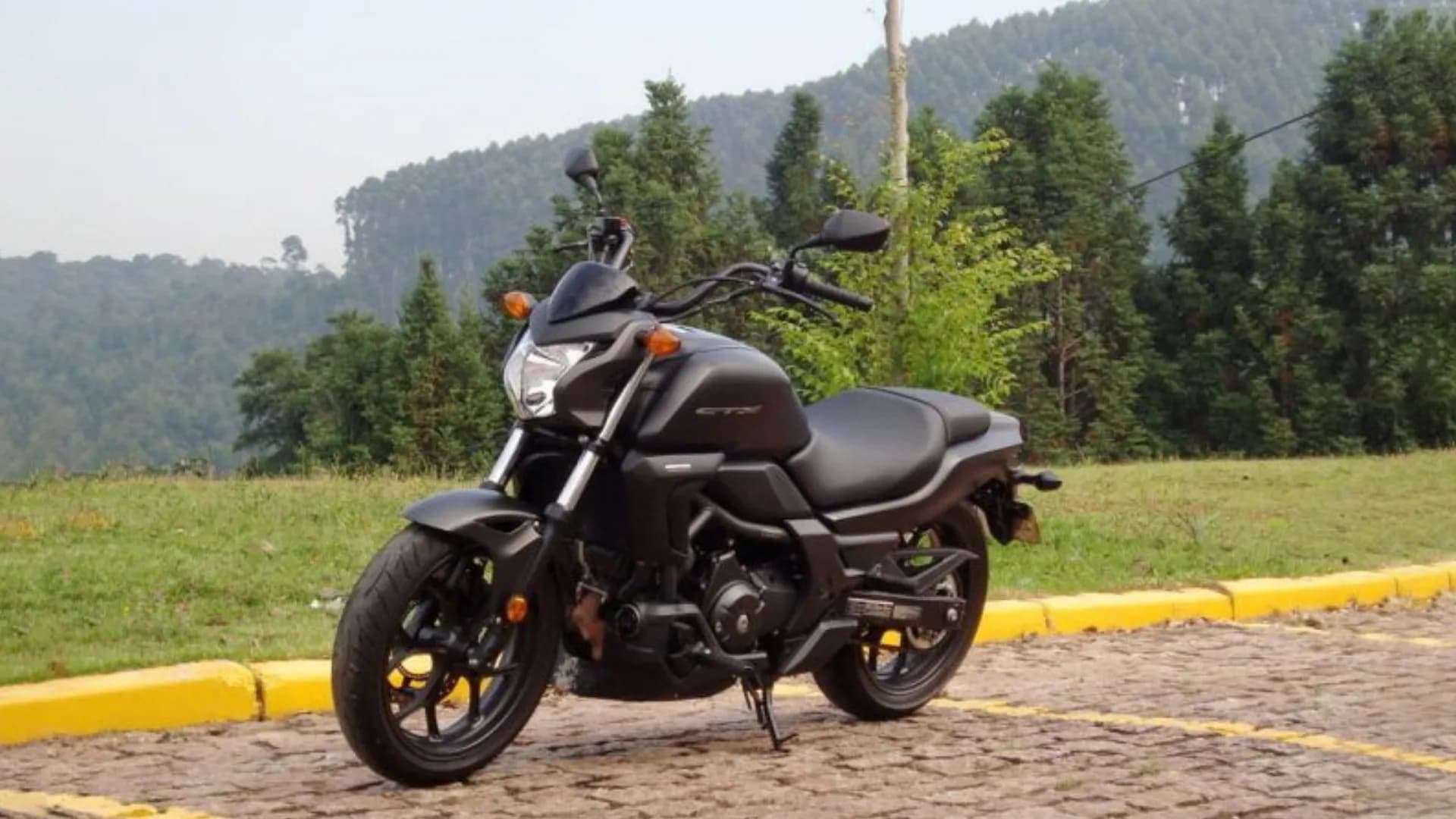 HONDA CTX 700N
