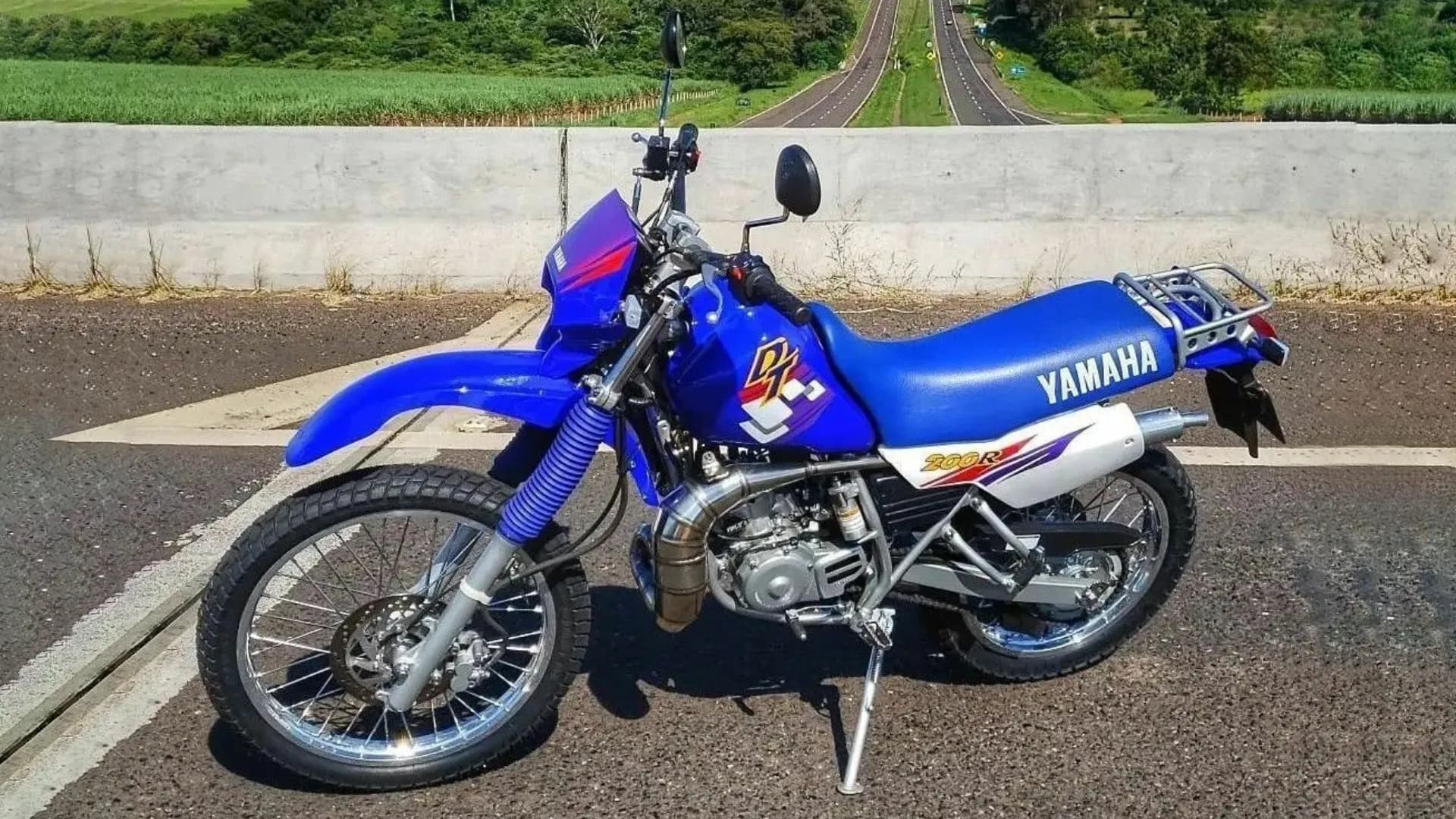 YAMAHA DT 200