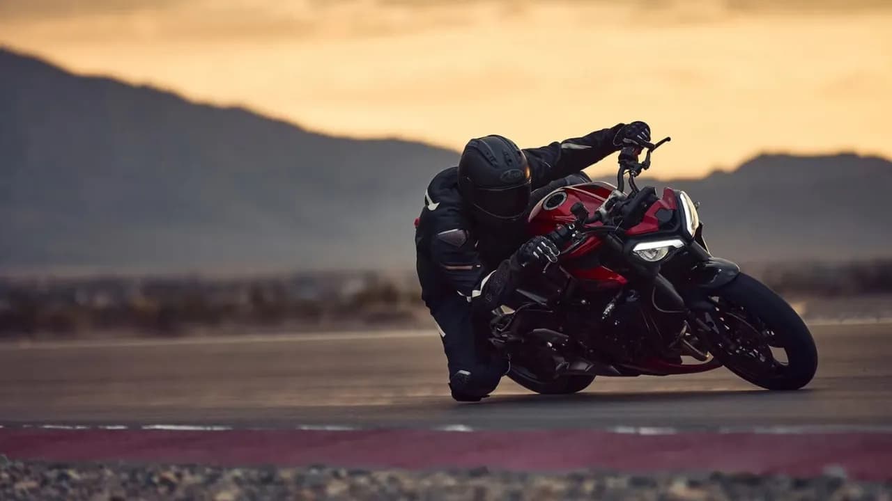 TRIUMPH STREET TRIPLE 765 RS
